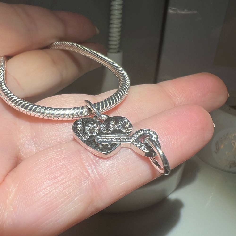 Splitable Heart & Key Dangle Charm - image 3